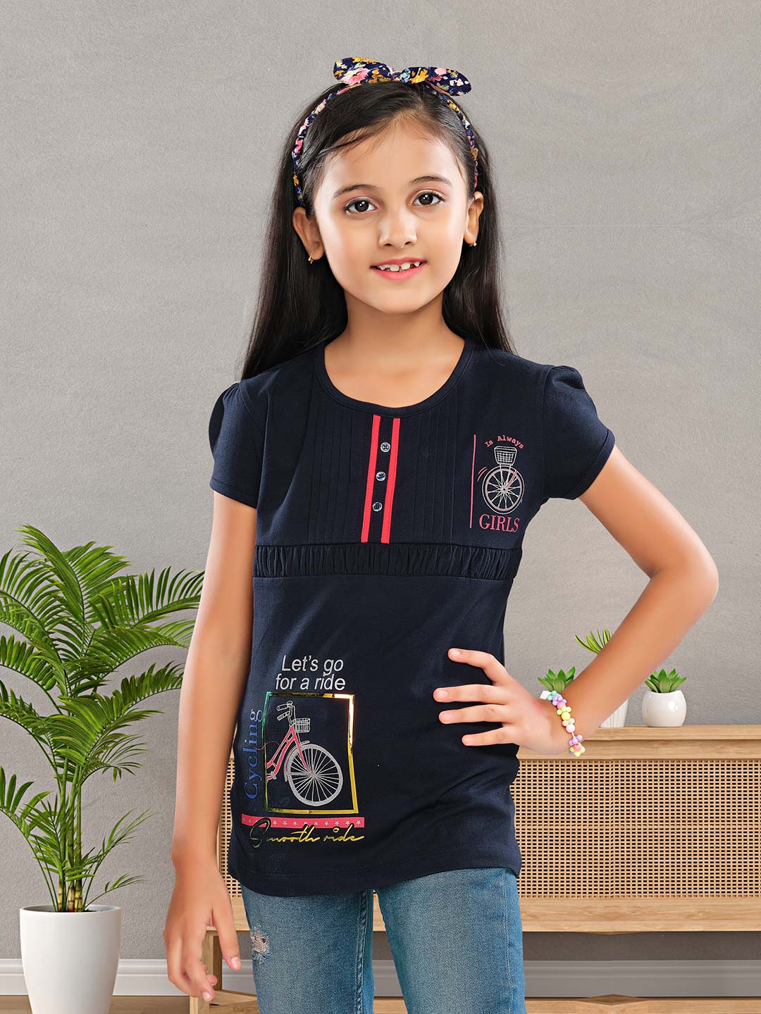 Clara T-Shirt – ESSA GARMENTS