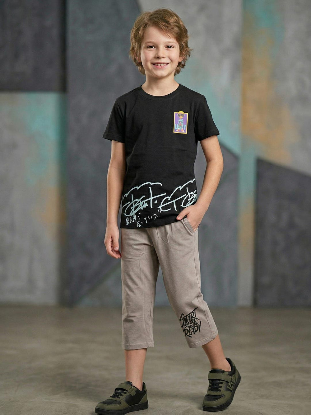 Boys printed half sleeve T-shirt with 3/4 pants set black side view