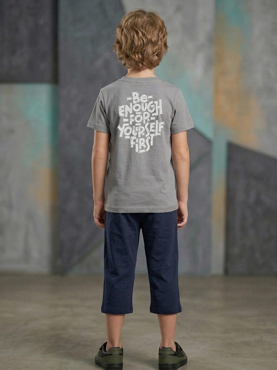 Boys printed half sleeve T-shirt with 3/4 pants set grey back view