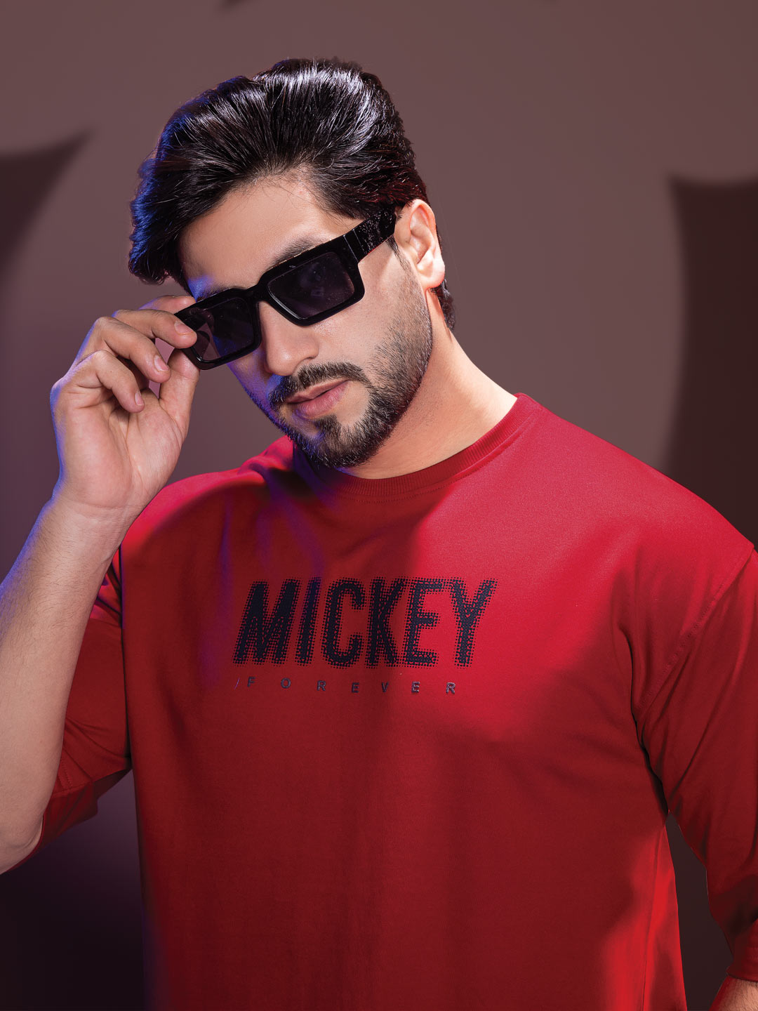 Disney printed down shoulder T-shirt for men color crimson