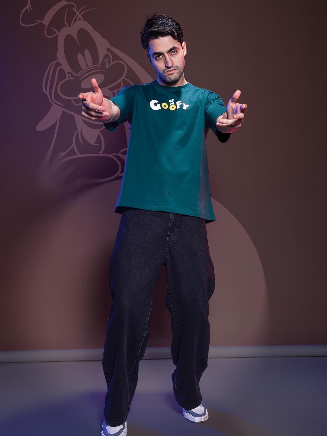 Disney printed down shoulder T-shirt for men color gable green