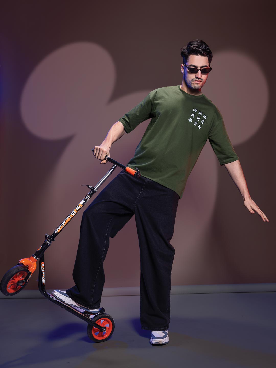 Disney printed down shoulder T-shirt for men color rifle green