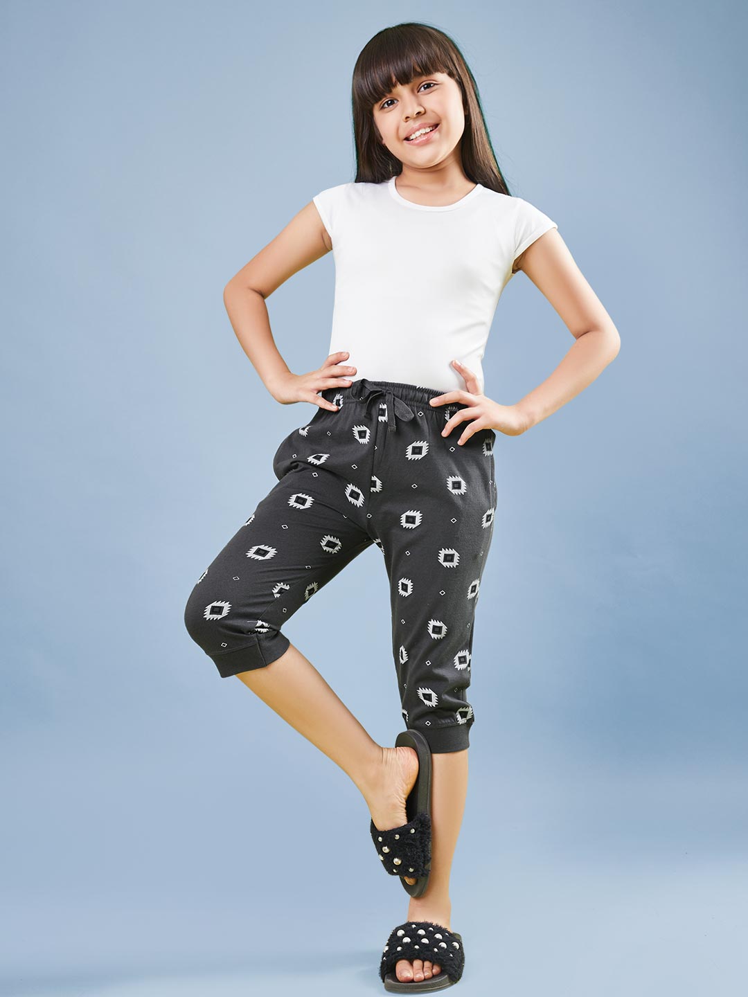 g-3822 printed 3/4th pant for girls dove grey