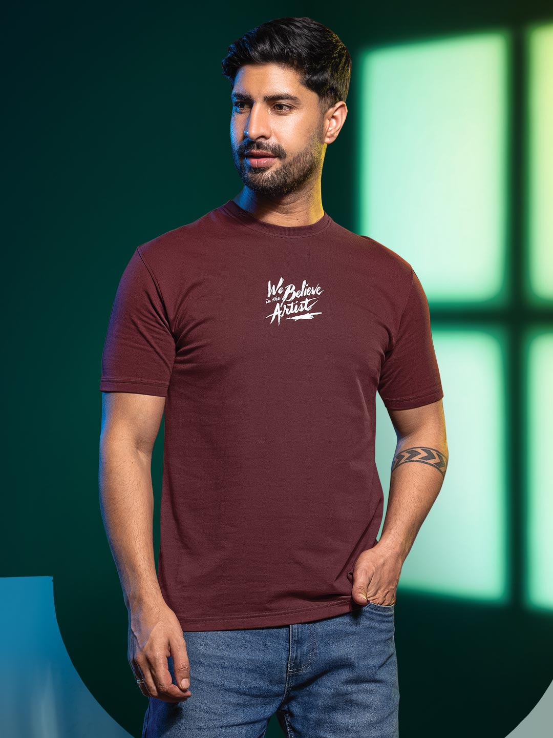 Mens round neck and half sleeve printed t-shirt color maroon