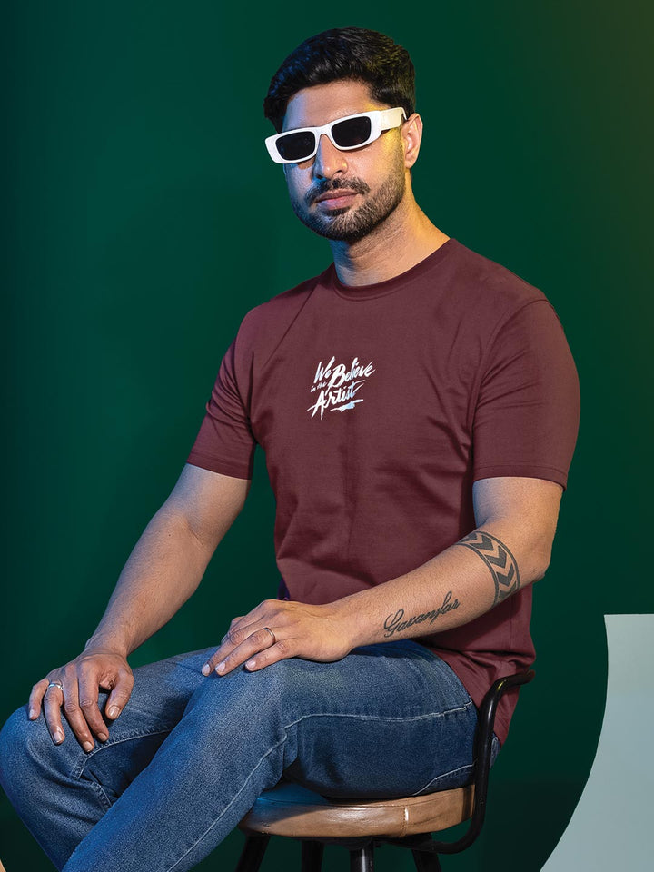 Mens round neck and half sleeve printed t-shirt color maroon