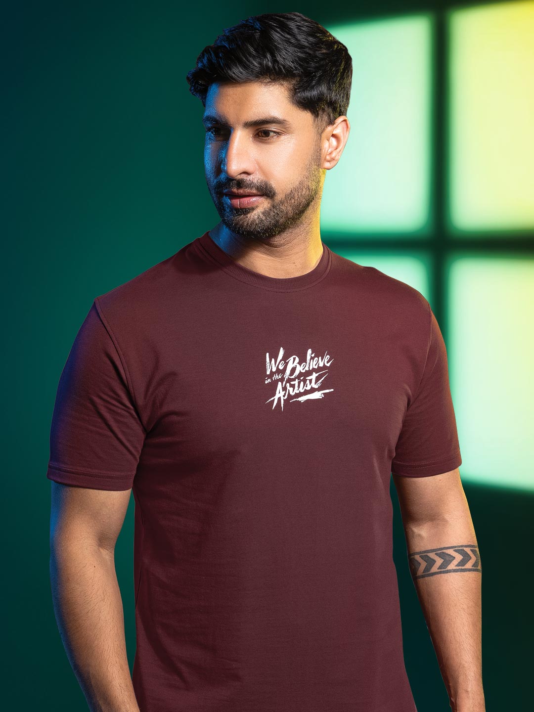 Mens round neck and half sleeve printed t-shirt color maroon