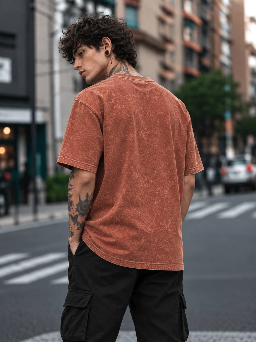 Down shoulder embroidered acid washed t-shirt for men color pale carmine