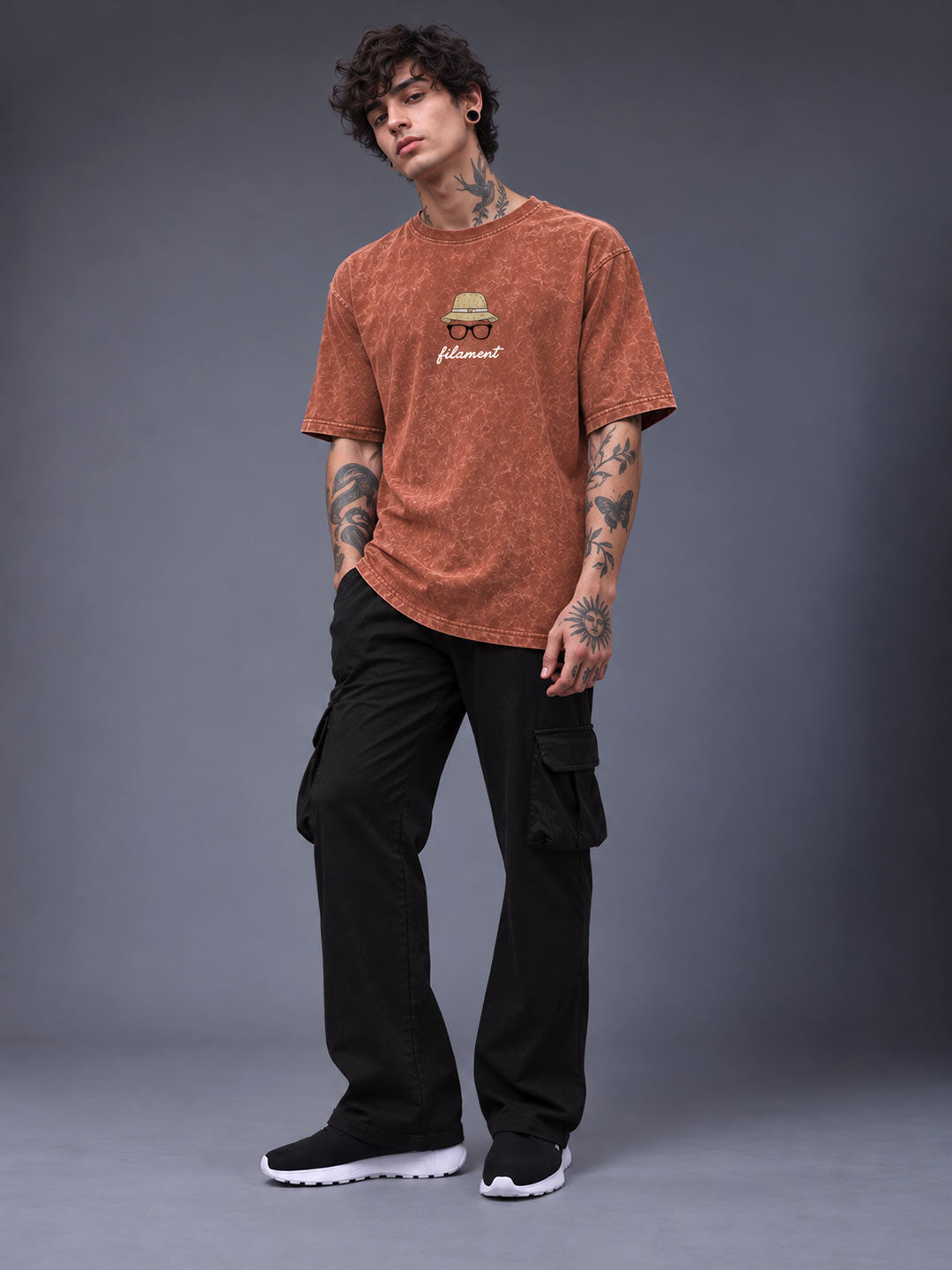 Down shoulder embroidered acid washed t-shirt for men color pale carmine