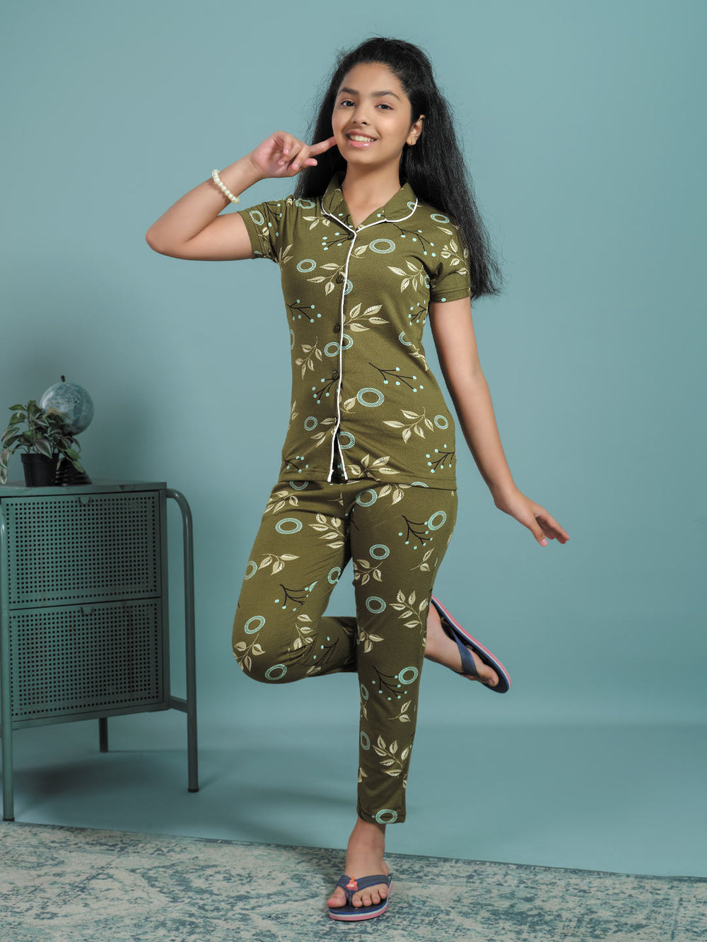 Rysa collar full pant nightwear set for girls heavy metal