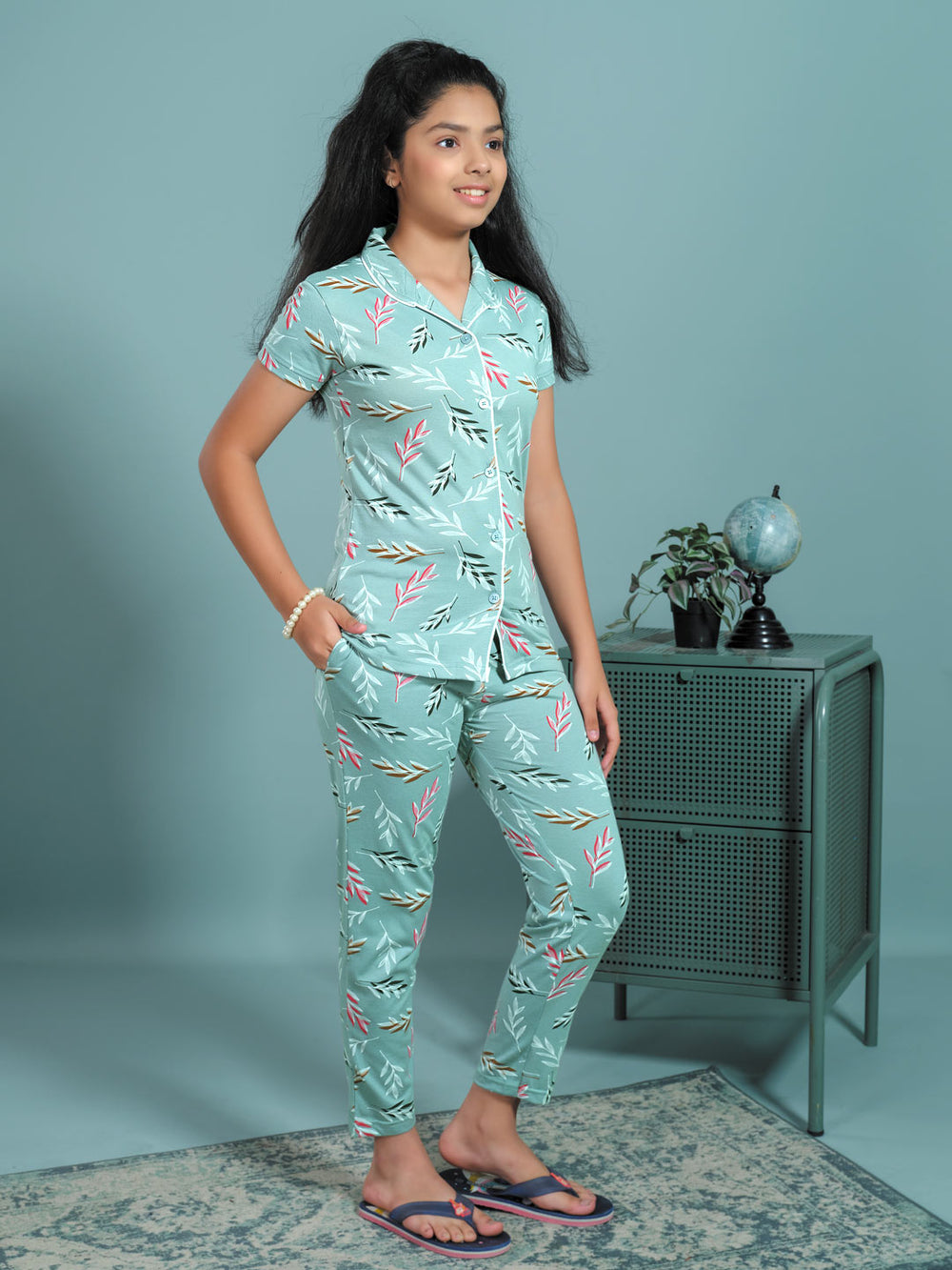 Rysa collar full pant nightwear set for girls shadow green