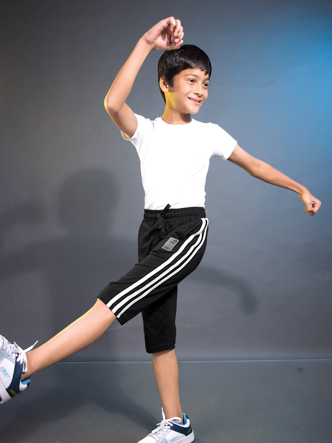 Trico 3/4th pant for boys color black