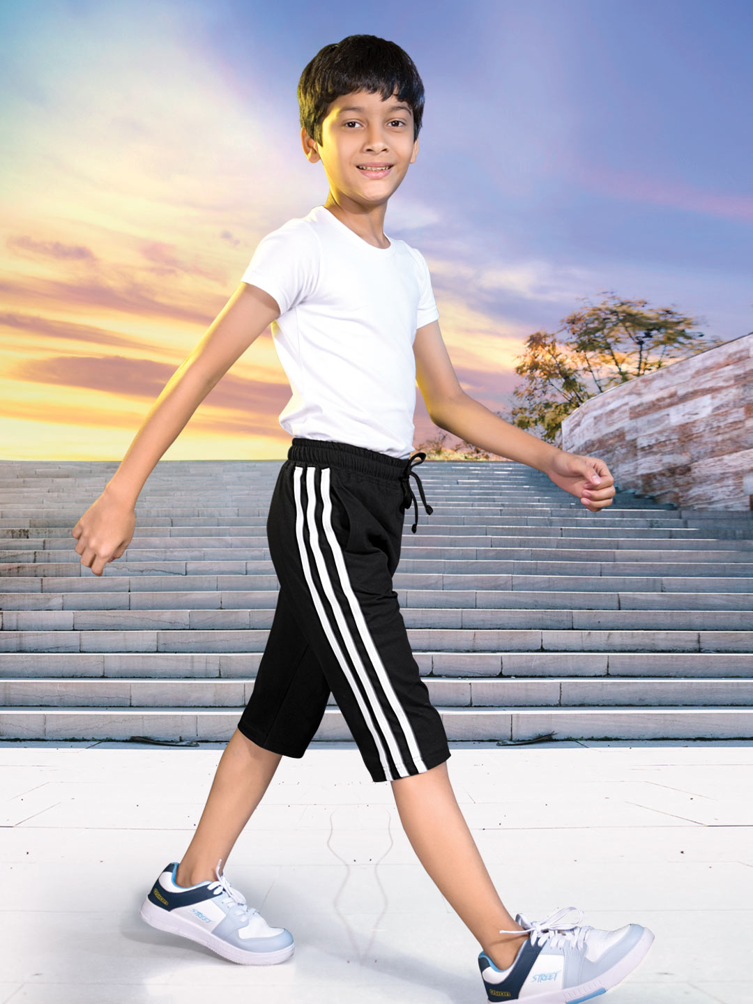 Trico 3/4th pant for boys color black