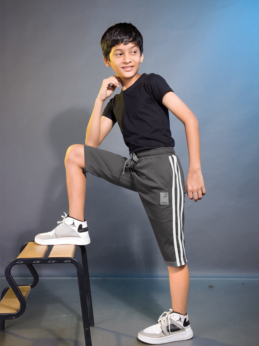 Trico 3/4th pant for boys color carbon grey