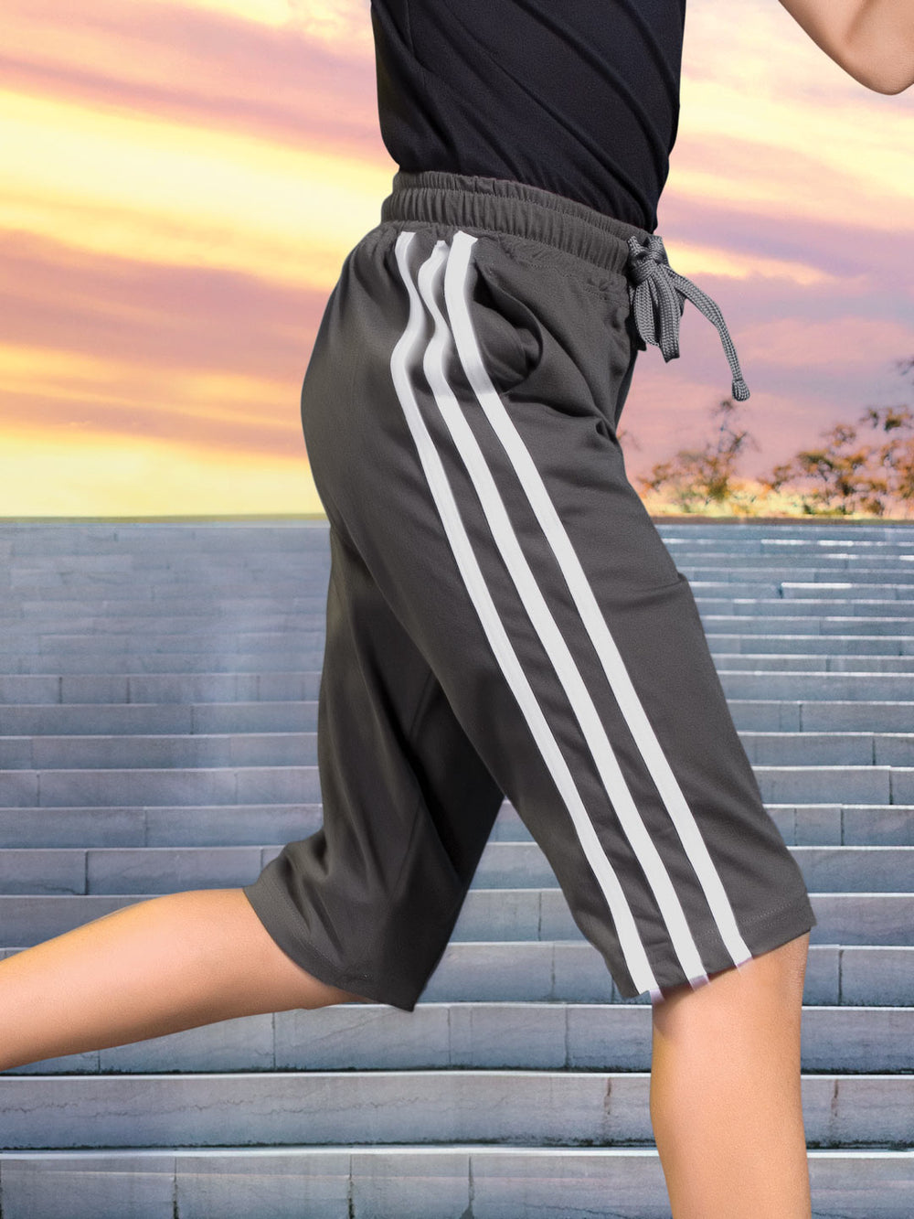 Trico 3/4th pant for boys color carbon grey