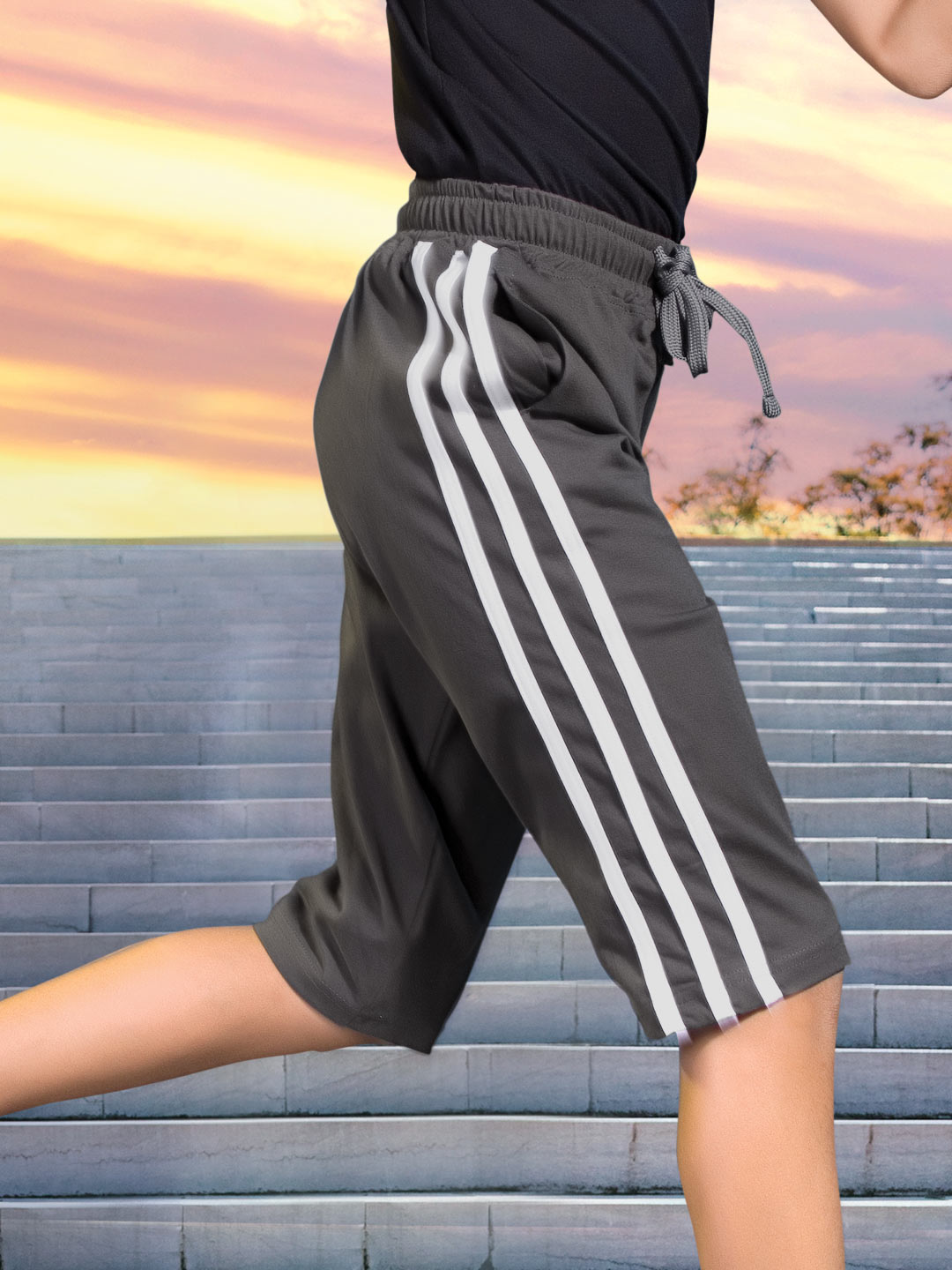 Trico 3/4th pant for boys color carbon grey