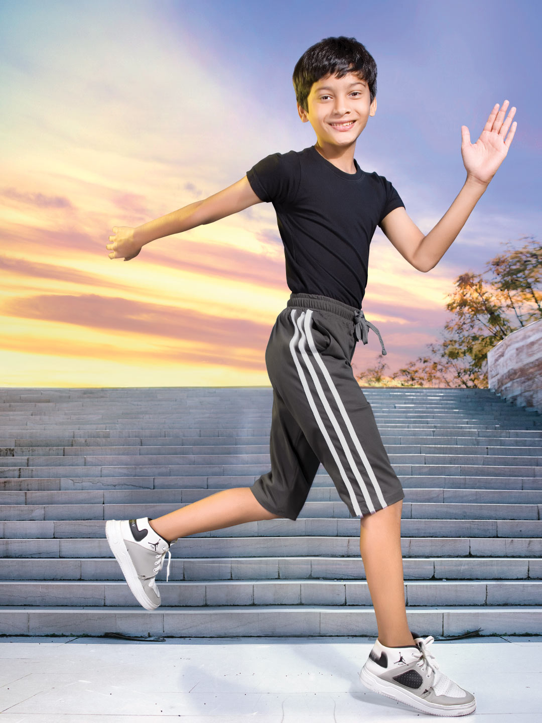 Trico 3/4th pant for boys color carbon grey