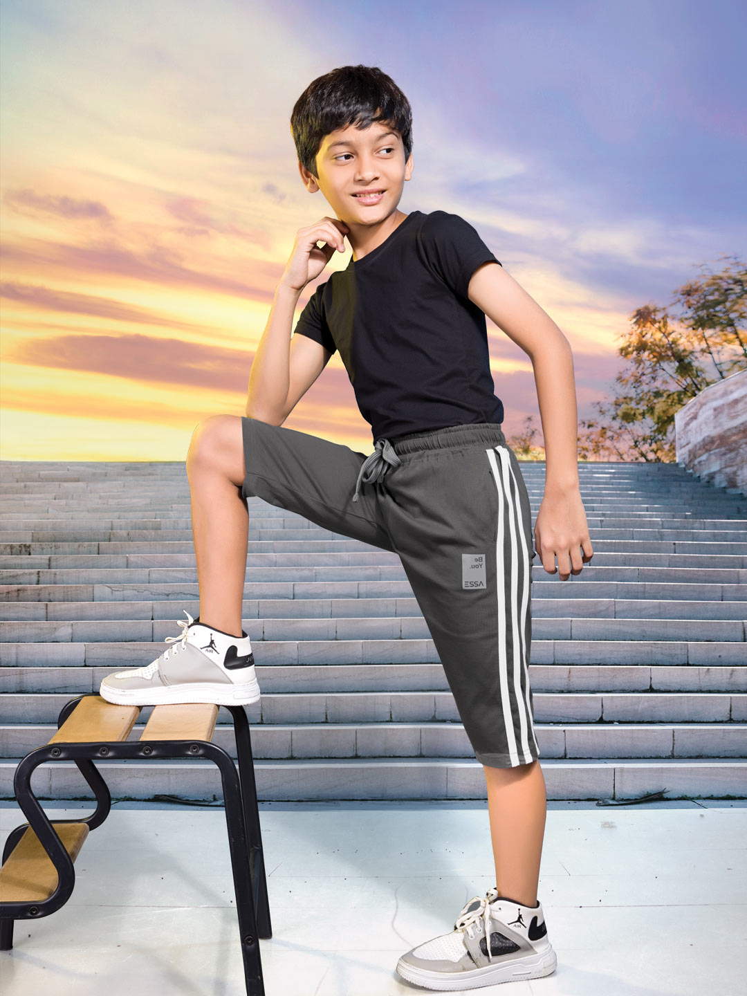 Trico 3/4th pant for boys color carbon grey