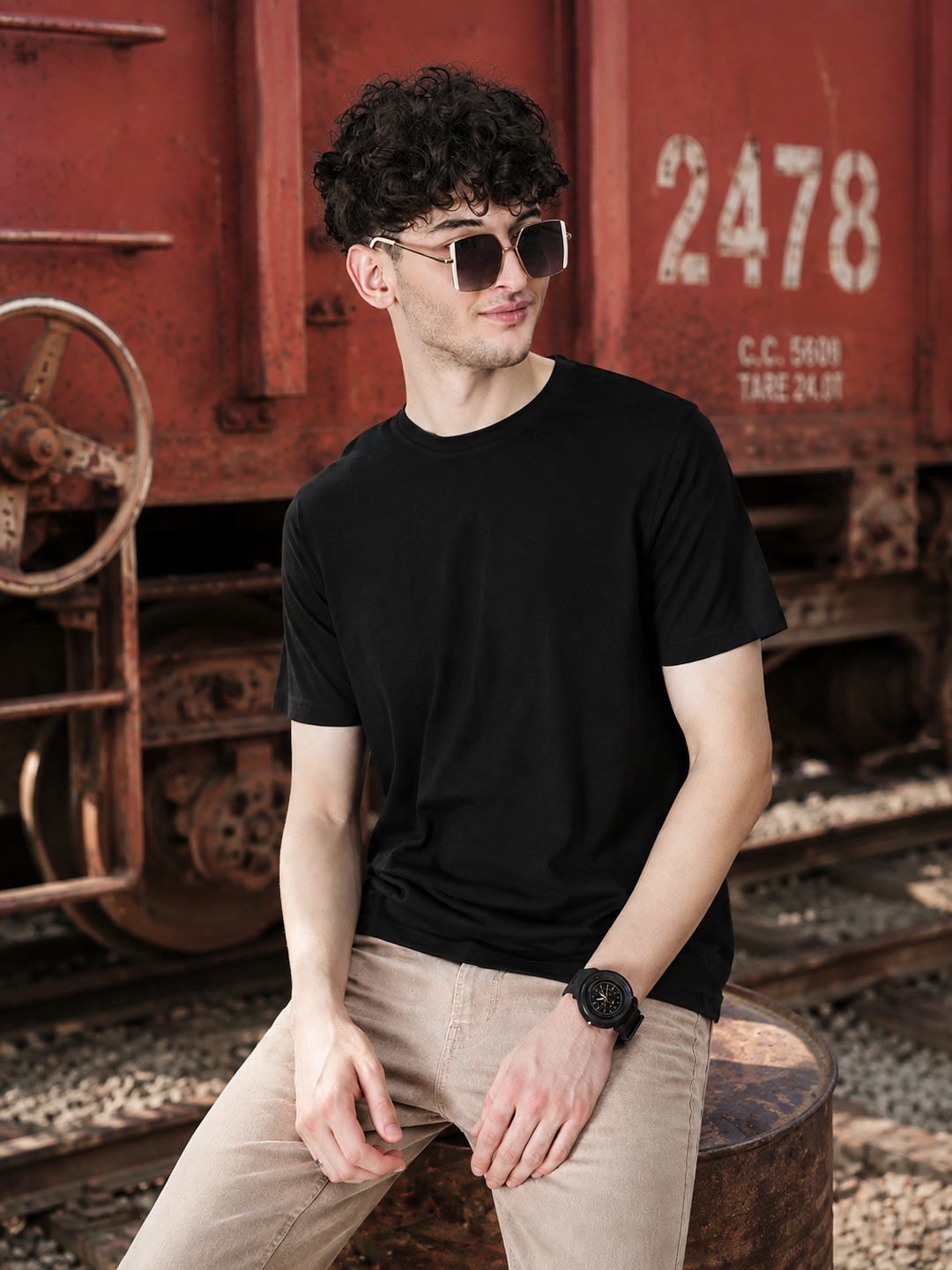 basic round neck half sleeve t-shirt for men #color_black