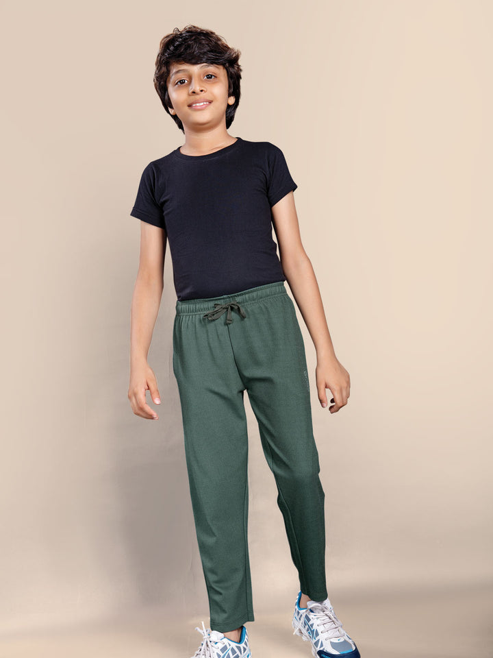 plain full pant for boys color pine green